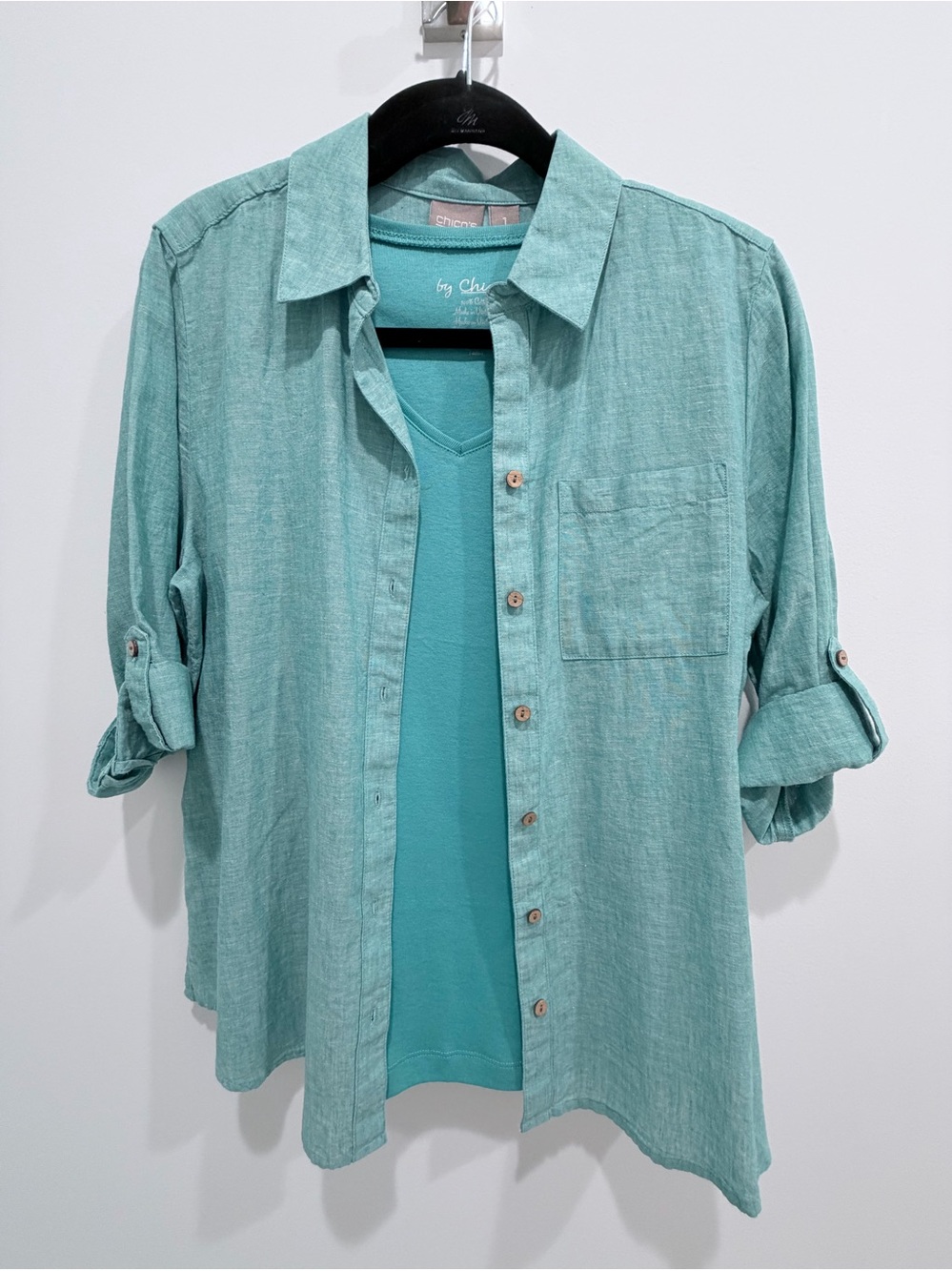 NWT Chico's Linen Roll-Tab Sleeve Button-Down Shirt with Matching Tank Top Set